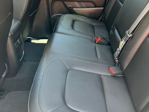 Used 2016 GMC Canyon SLT w/ Driver Alert Package RWD image 4