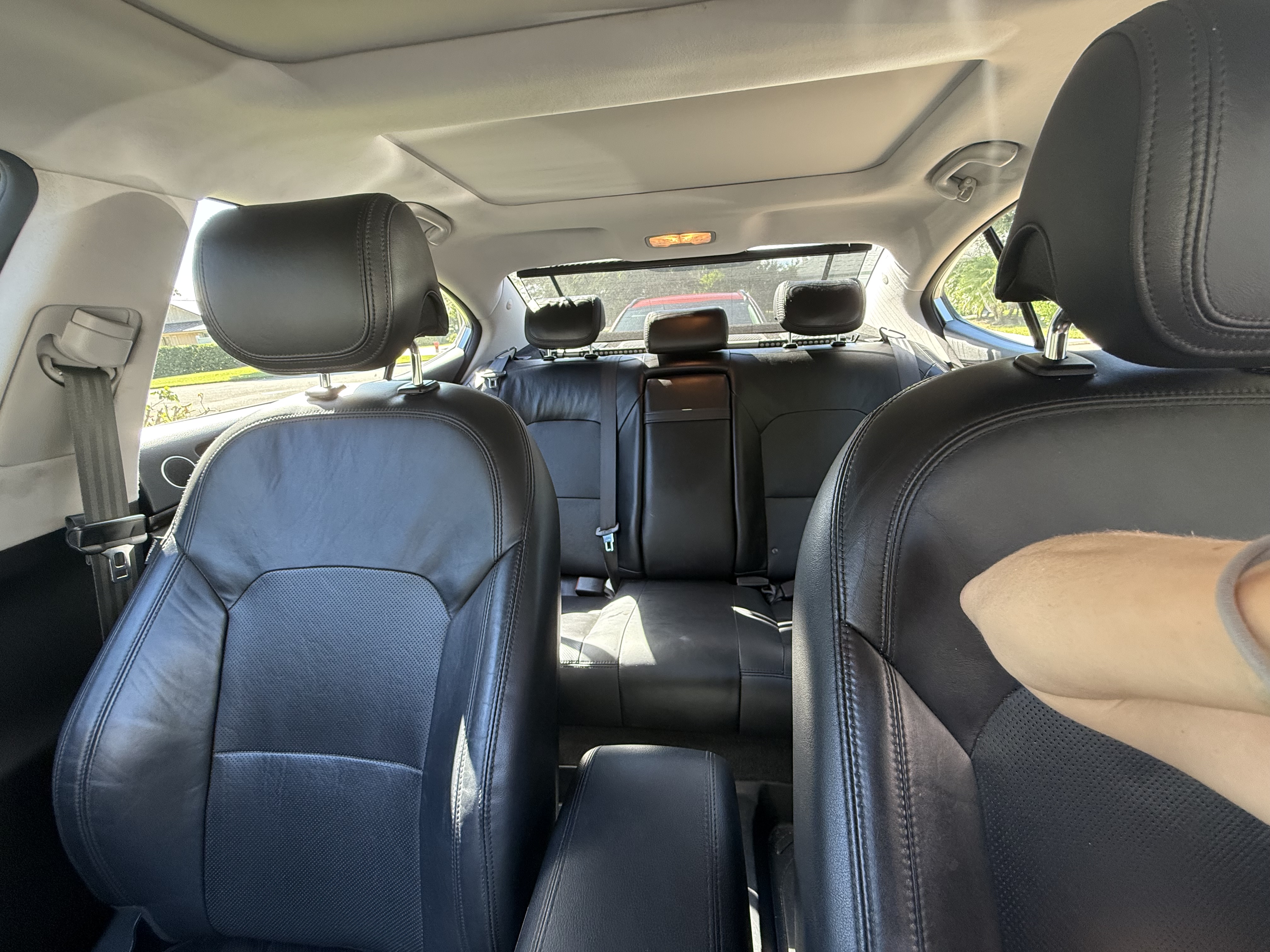 Used 2016 Kia Cadenza Premium w/ Luxury Plus Package FWD image 12