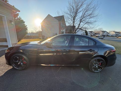 Used 2018 Alfa Romeo Giulia Ti Sport w/ Quick Order Package 22S Sport image 5