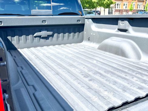 Used 2018 Chevrolet Silverado 1500 LTZ Z71 w/ LTZ Plus Package AWD/4WD image 9