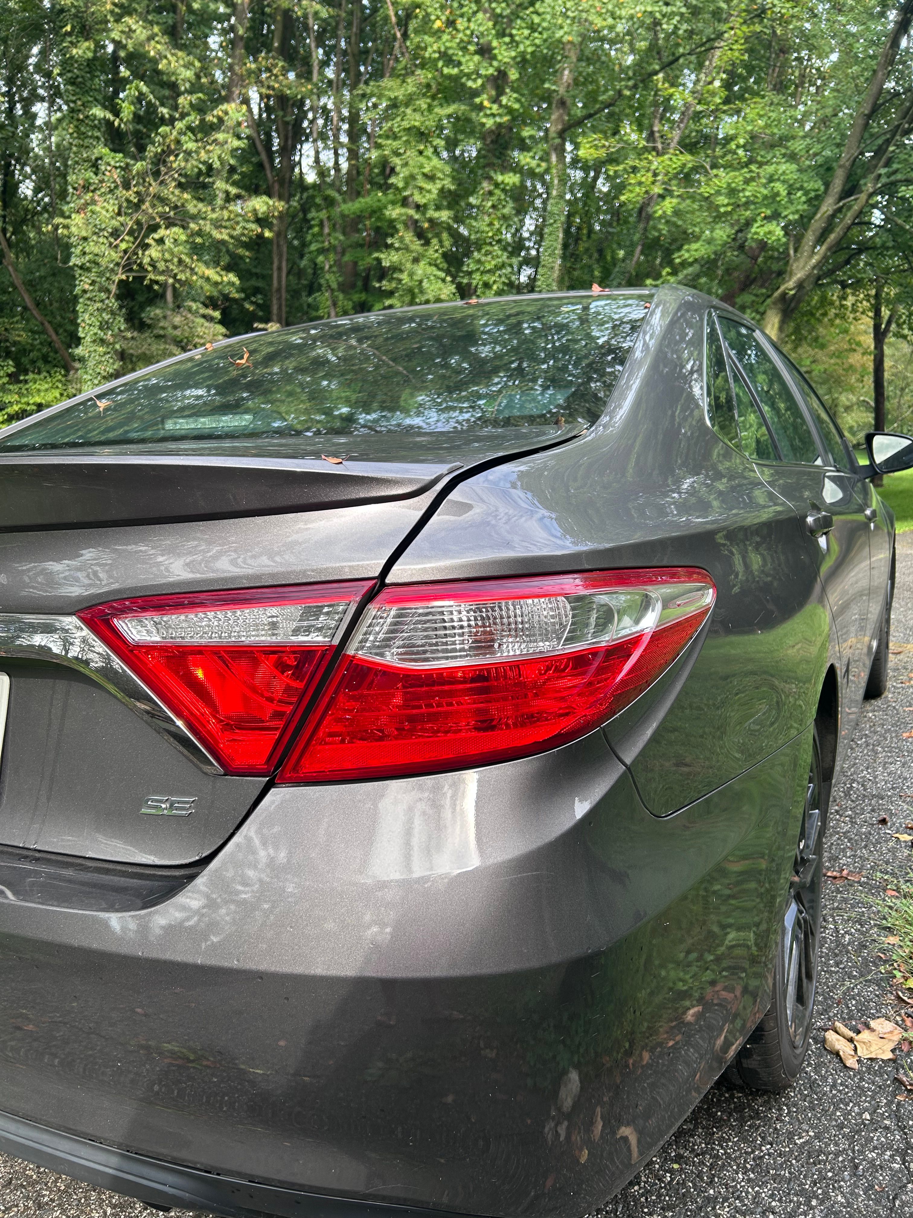 Used 2016 Toyota Camry SE FWD image 9
