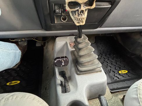 Used 1997 Jeep Wrangler Sport image 12