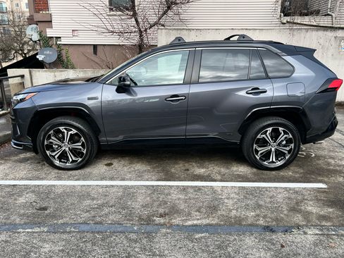 Used 2024 Toyota RAV4 XSE image 1