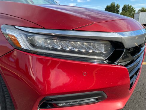 Used 2018 Honda Accord Touring image 15