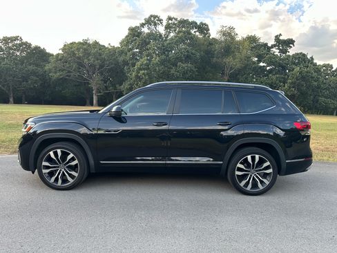 Used 2021 Volkswagen Atlas SEL R-Line FWD image 1