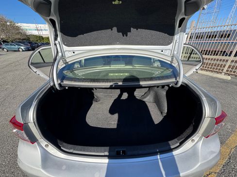 Used 2012 Toyota Corolla LE image 15