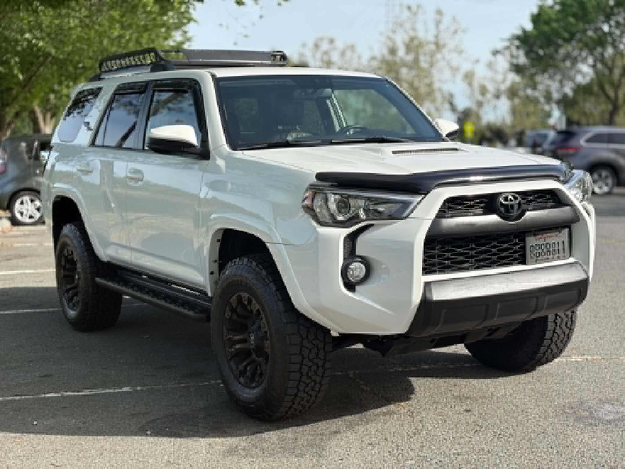 Used 2018 Toyota 4Runner TRD Off-Road AWD/4WD image 2