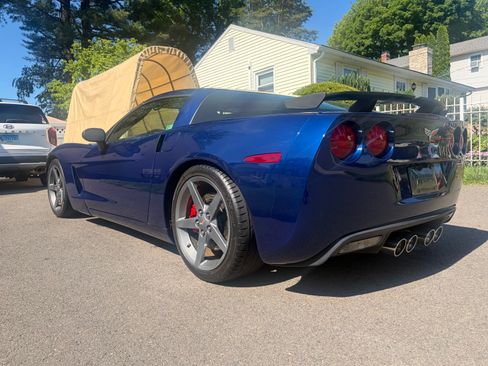 Used 2007 Chevrolet Corvette Coupe w/ Performance Package RWD image 20