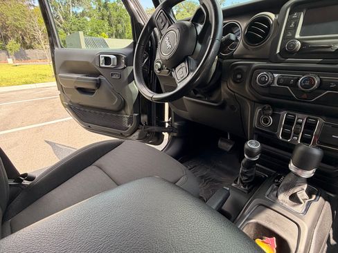 Used 2020 Jeep Wrangler Unlimited Sport S AWD/4WD image 6