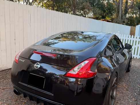 Used 2011 Nissan 370Z Touring w/ Sport Pkg image 4