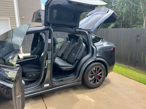 Used 2025 Tesla Model X AWD/4WD image 21