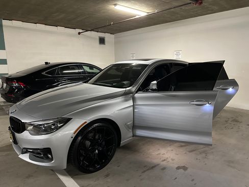 Used 2018 BMW 330i Gran Turismo xDrive image 16
