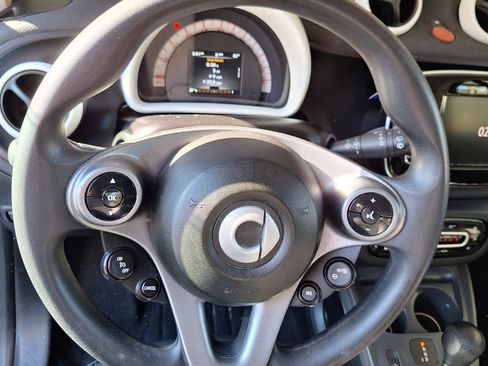 Used 2016 smart fortwo passion image 26