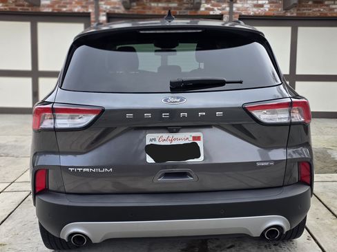 Used 2020 Ford Escape Titanium w/ Titanium Premium Package 2.0 image 5