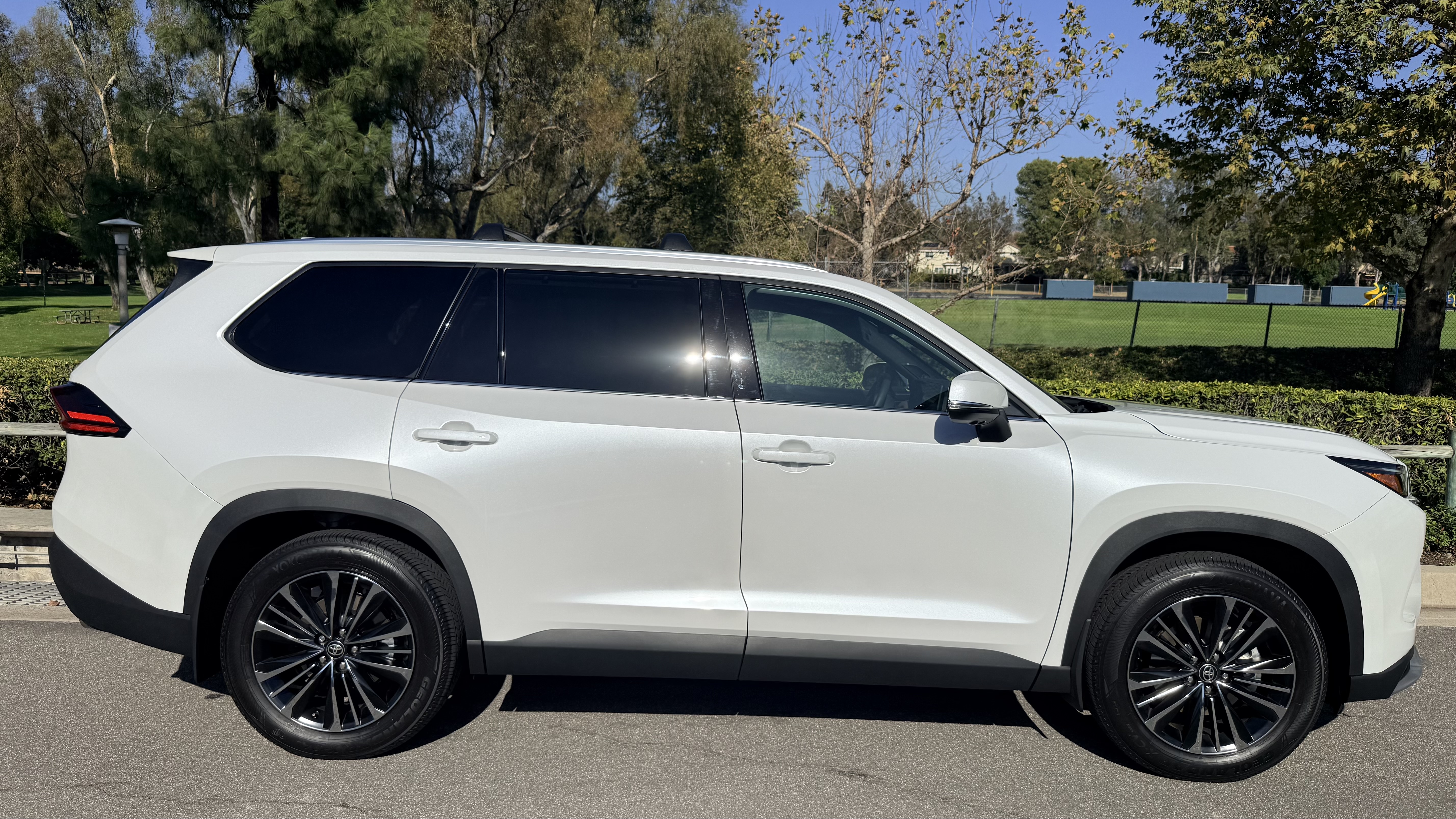Used 2026 Toyota Grand Highlander Max Platinum AWD/4WD image 2