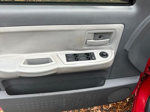 Used 2006 Dodge Dakota SLT image 17