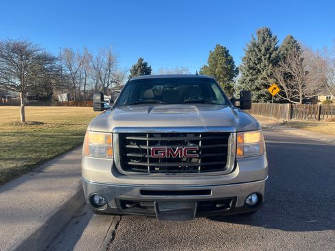 Used 2008 GMC Sierra 2500 SLT w/ Convenience Package image 4