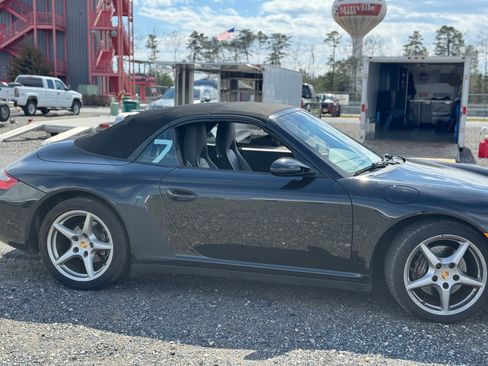 Used 2006 Porsche 911 Carrera 4 image 1