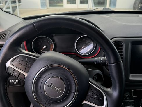 Used 2018 Jeep Compass Trailhawk image 29