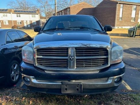 Used 2006 Dodge Ram 1500 Truck SLT image 2