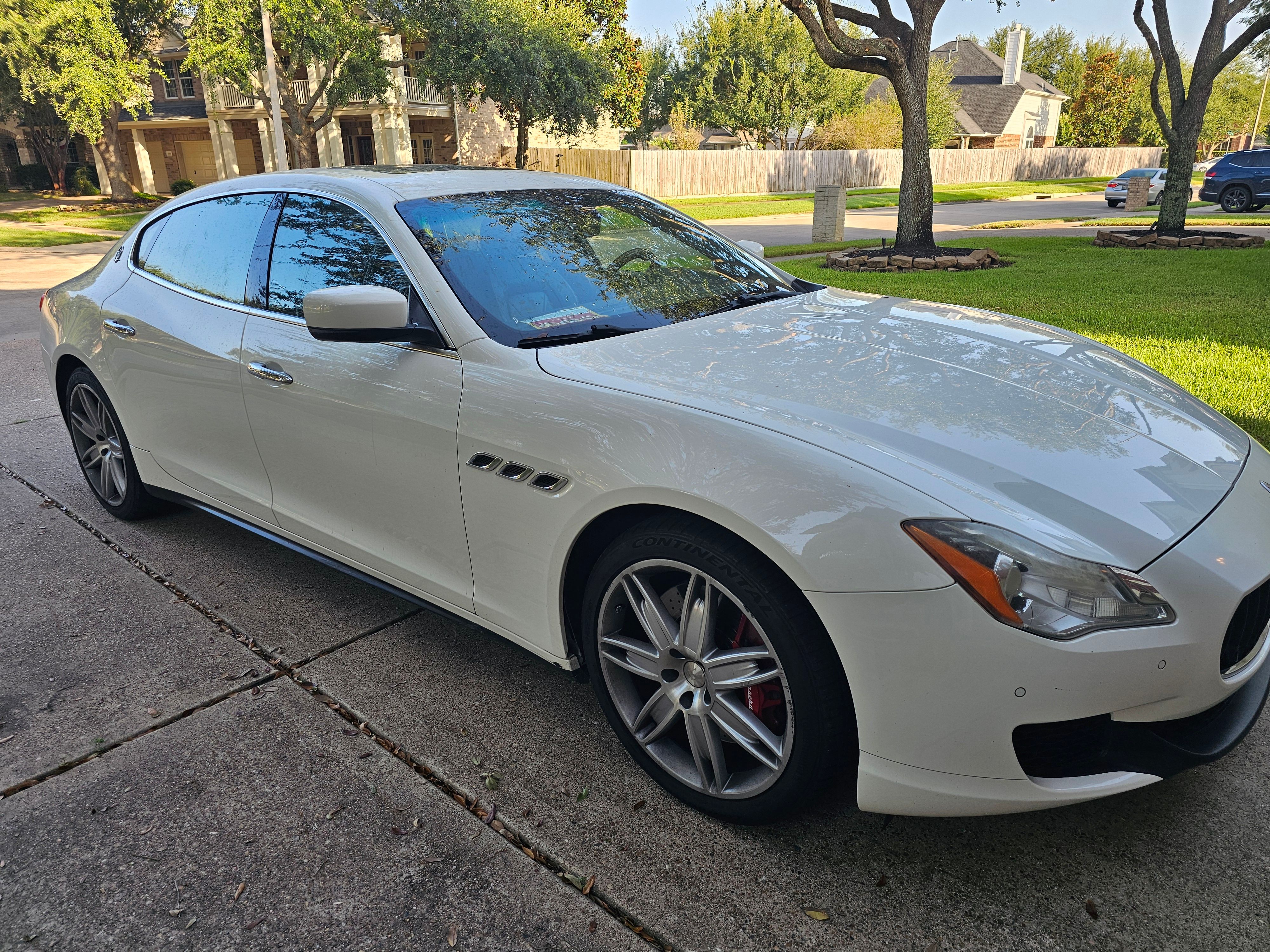 Used 2014 Maserati Quattroporte GTS RWD image 2