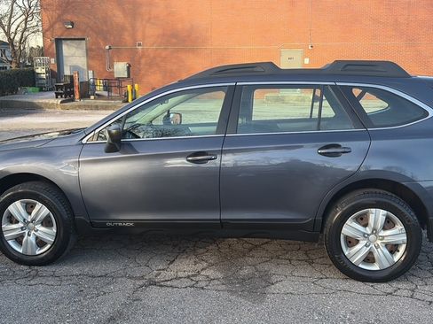 Used 2016 Subaru Outback 2.5i image 9