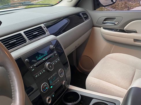 Used 2007 Chevrolet Suburban LT image 15