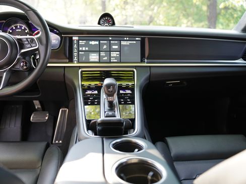 Used 2020 Porsche Panamera GTS AWD/4WD image 24