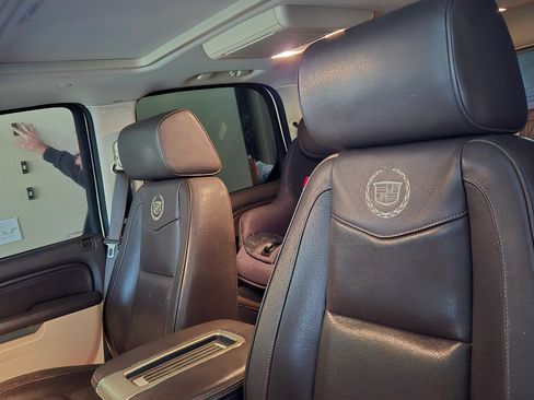 Used 2013 Cadillac Escalade Platinum image 5