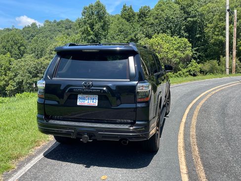 Used 2021 Toyota 4Runner Nightshade AWD/4WD image 4