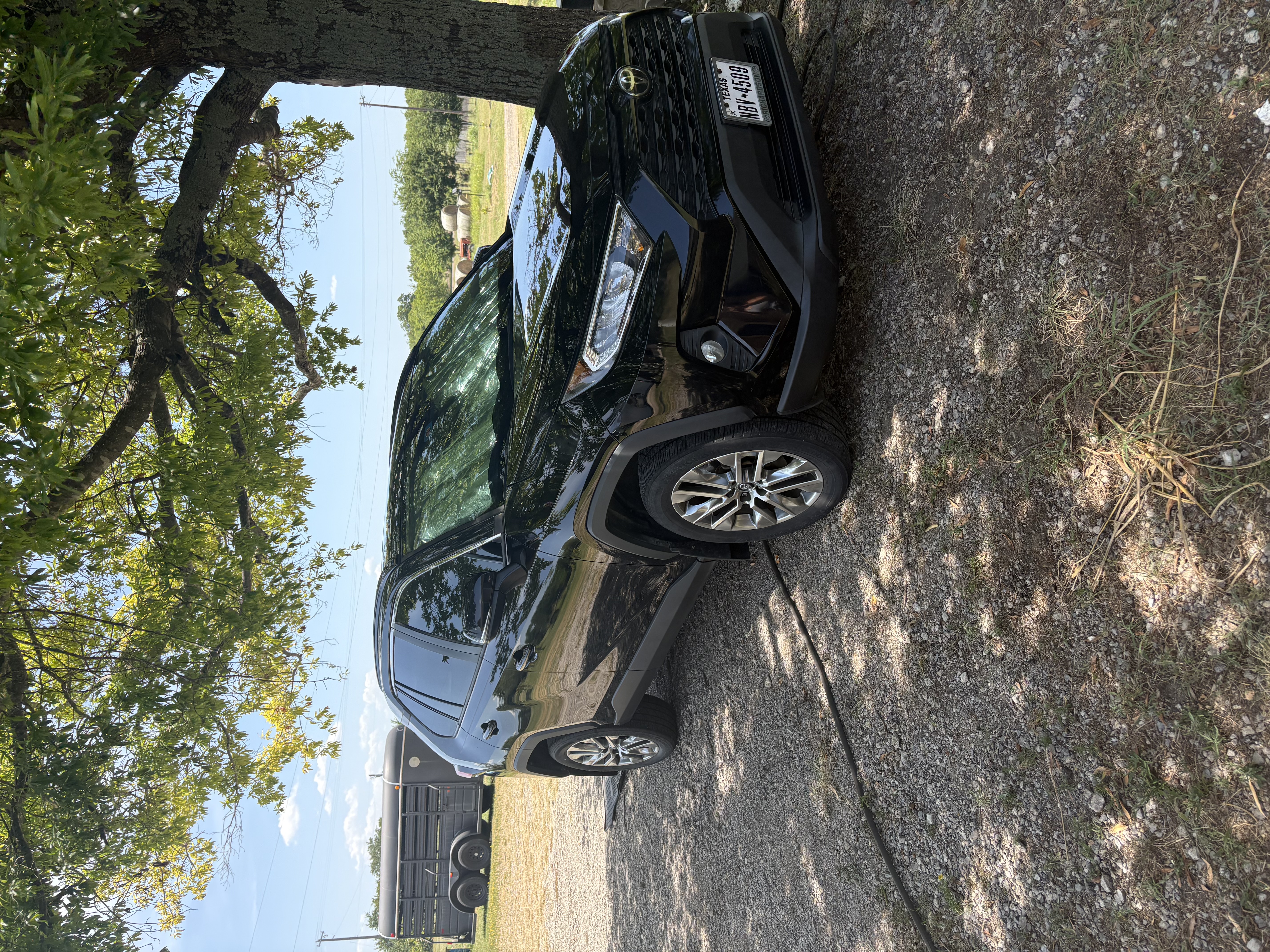Used 2019 Toyota RAV4 XLE Premium FWD image 16