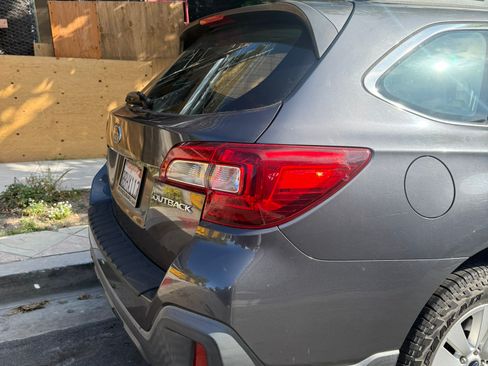 Used 2018 Subaru Outback 2.5i image 10