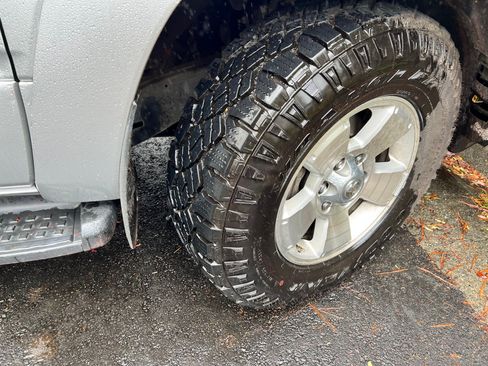 Used 2005 Toyota 4Runner Limited image 23