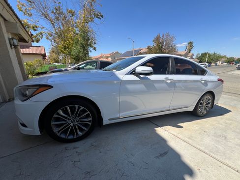 Used 2015 Hyundai Genesis 3.8 RWD image 2