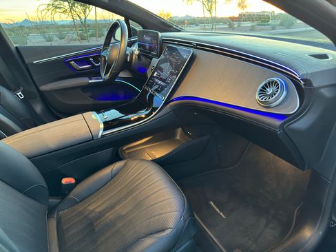 Used 2022 Mercedes-Benz EQS 450+ Sedan image 4