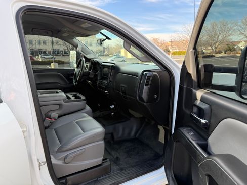 Used 2015 Chevrolet Silverado 2500 W/T image 9