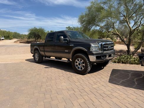 Used 2005 Ford F250 Lariat AWD/4WD image 1
