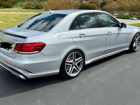 Used 2014 Mercedes-Benz E 63 AMG S-Model image 2