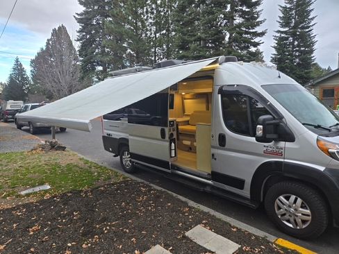 Used 2020 RAM ProMaster 3500 w/ Premium Appearance Group image 2