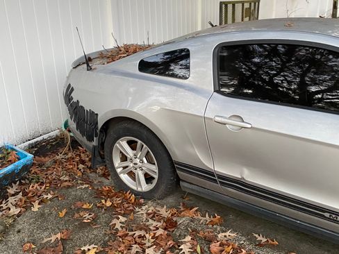 Used 2012 Ford Mustang Coupe image 2