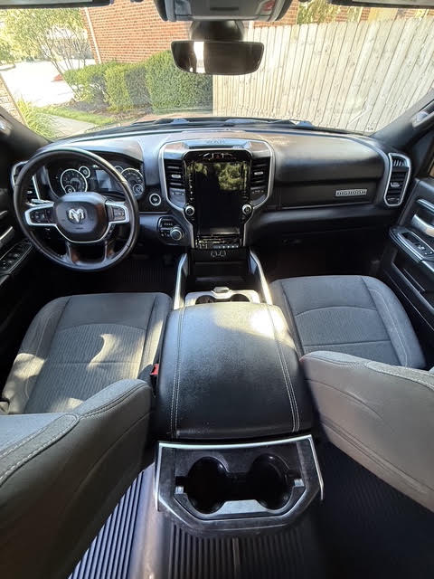 Used 2024 RAM 2500 Big Horn w/ Night Edition AWD/4WD image 10