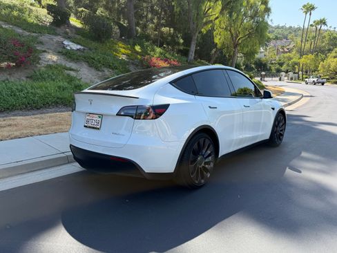 Used 2020 Tesla Model Y Performance AWD/4WD image 4