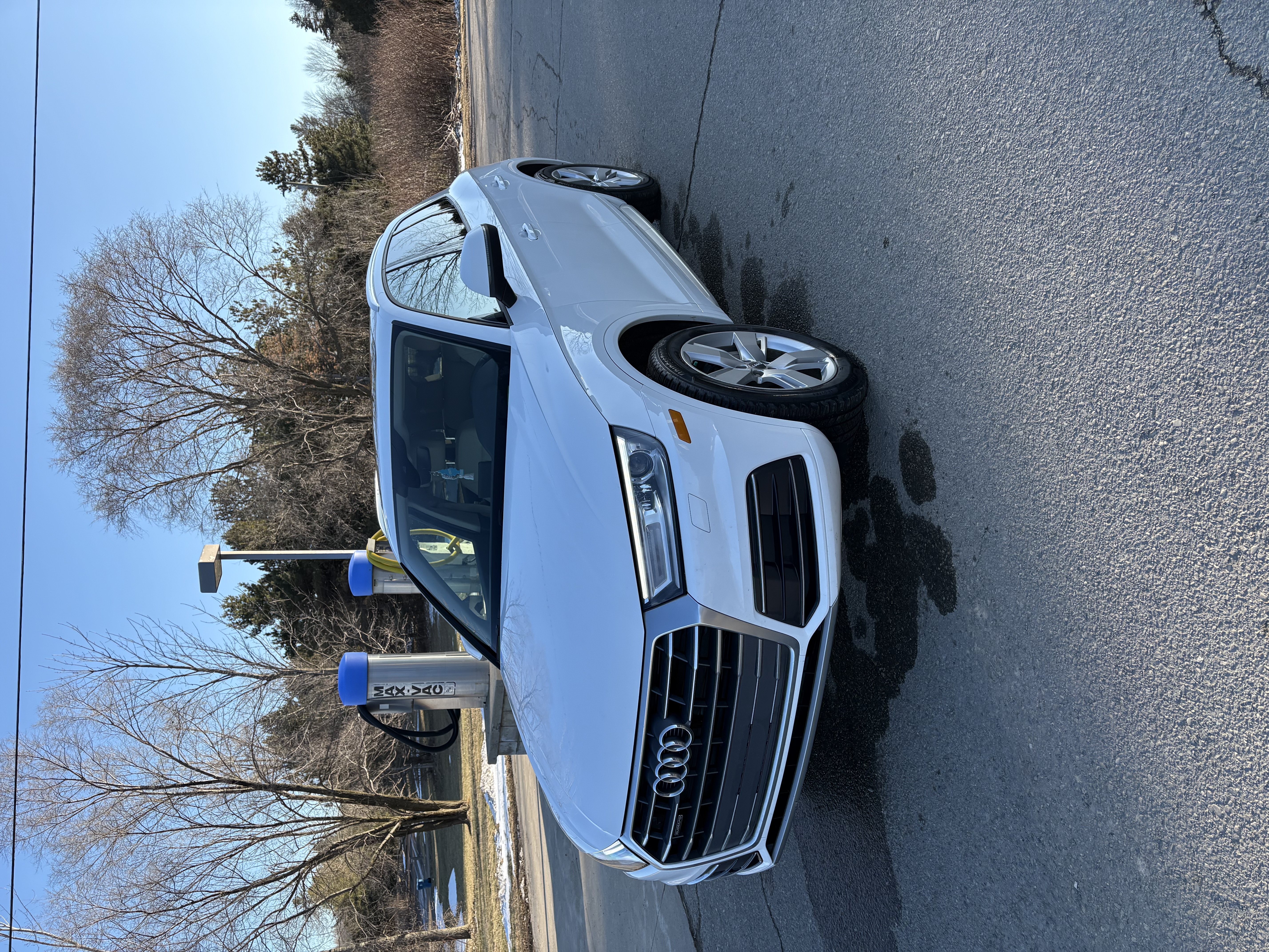 Used 2018 Audi Q5 2.0T Premium w/ Convenience Package AWD/4WD image 2