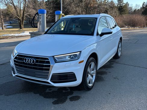 Used 2018 Audi Q5 2.0T Premium w/ Convenience Package AWD/4WD image 2