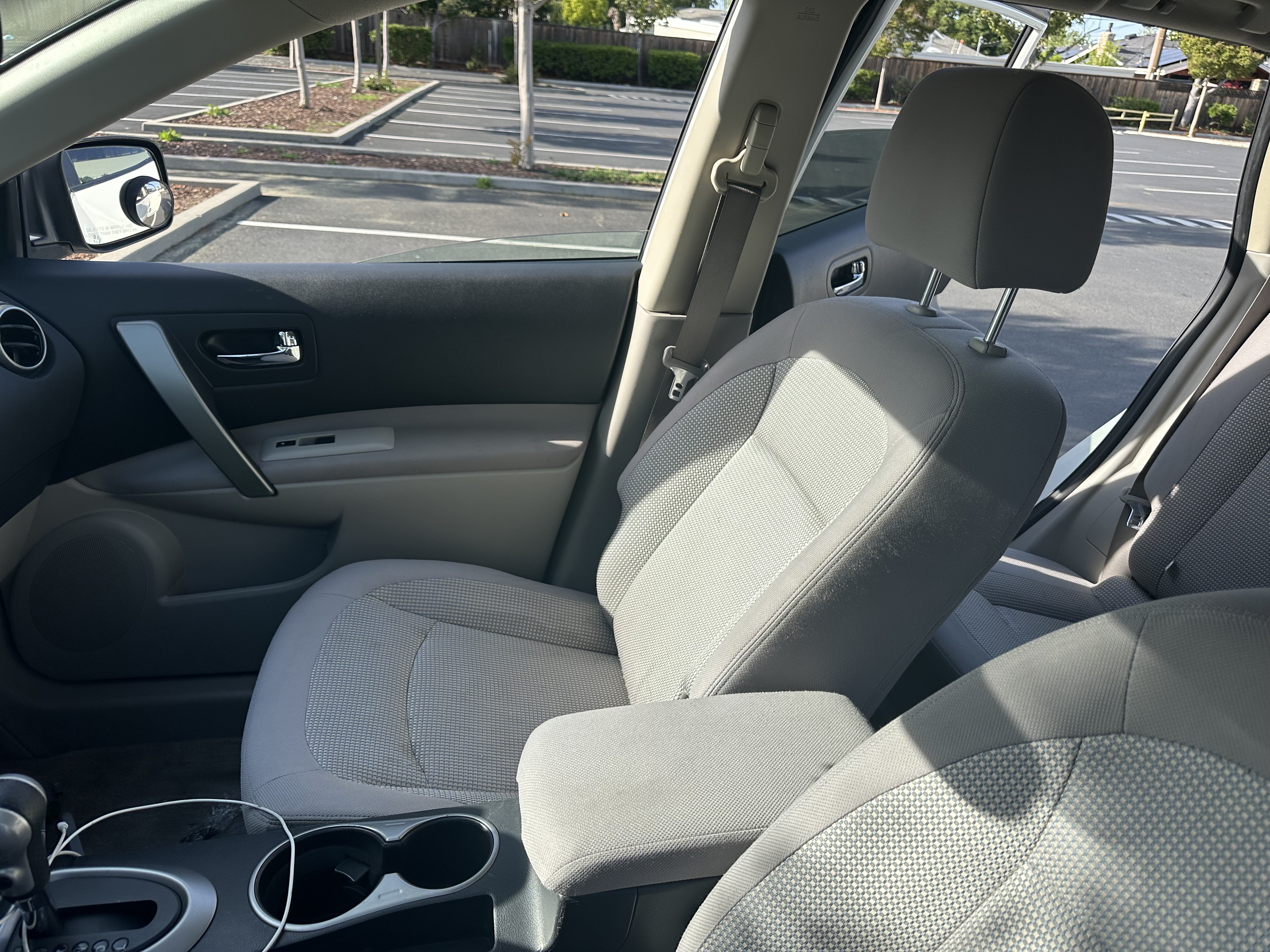 Used 2011 Nissan Rogue SV FWD image 4