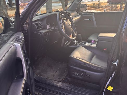 Used 2015 Toyota 4Runner SR5 Premium image 6