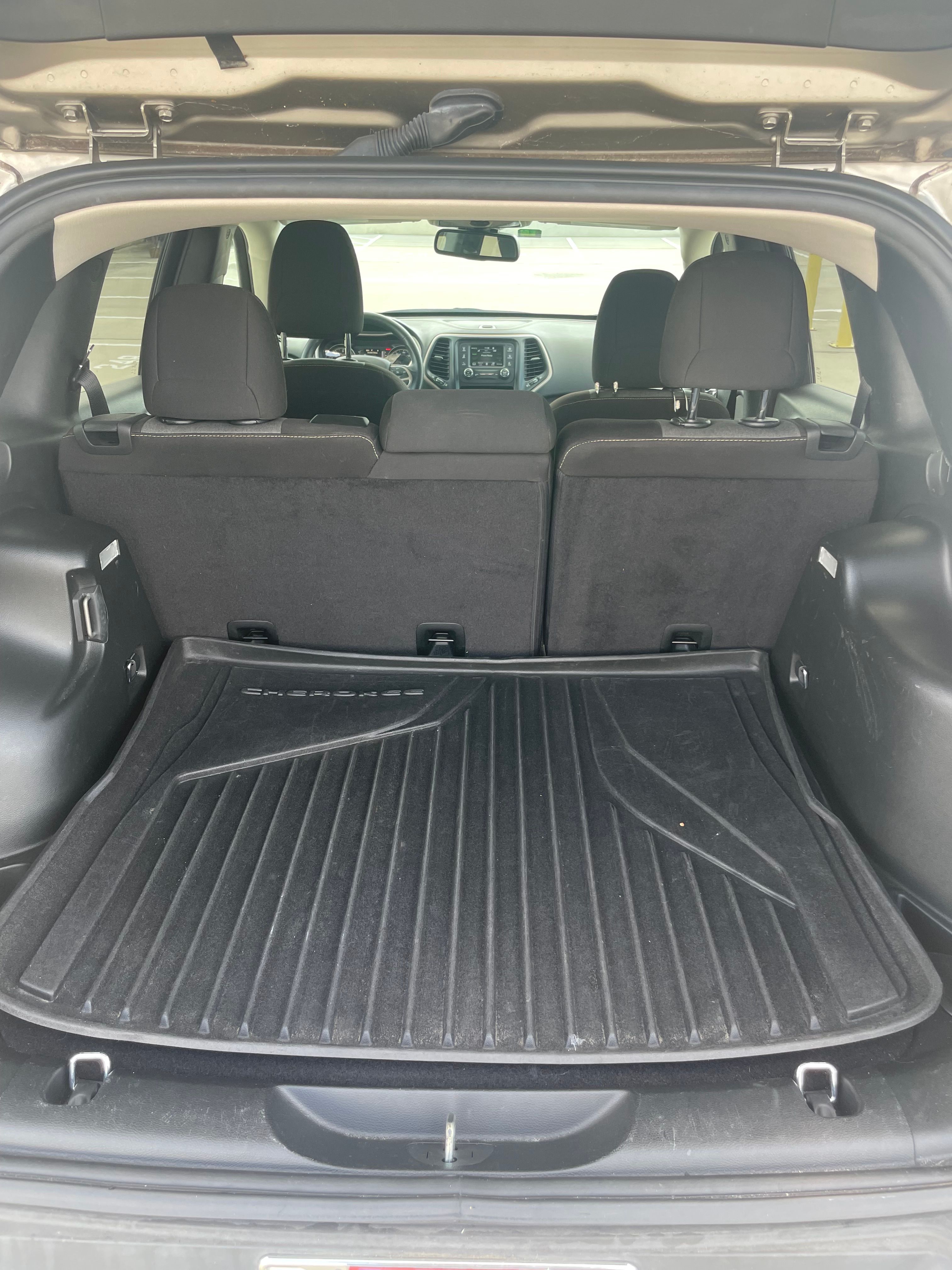 Used 2017 Jeep Cherokee Sport FWD image 14