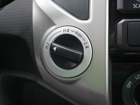 Used 2012 Toyota Tacoma 4x4 Double Cab w/ SR5 Pkg image 12