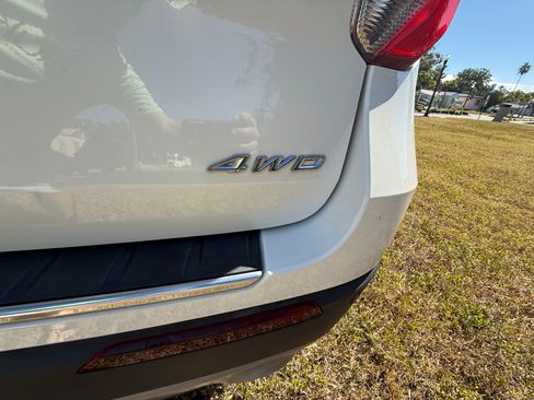 Used 2022 Ford Explorer Platinum w/ Technology Package image 16