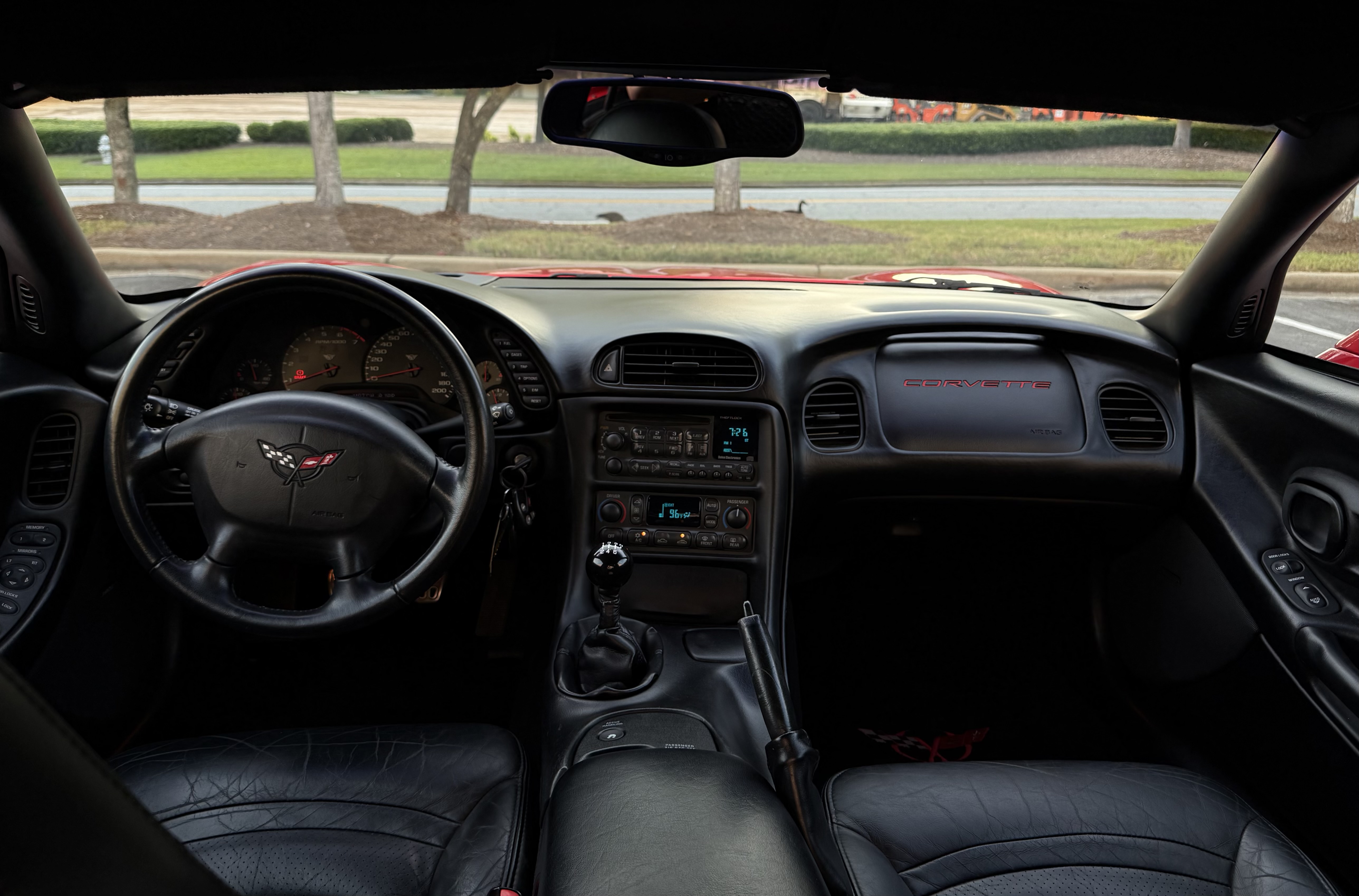 Used 2004 Chevrolet Corvette Coupe w/ Preferred Equipment Group RWD image 2